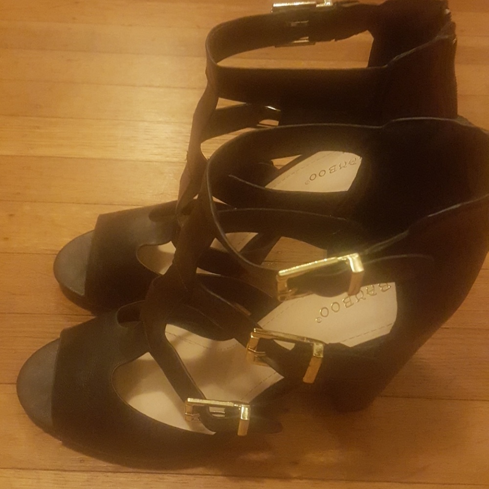 Open-toe sandal heels